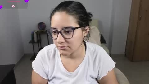 Snapshot of moonwoman_ chatting on July 2026 02:42:02 AM Moon Woman online show from July 2026 02:42:02 AM