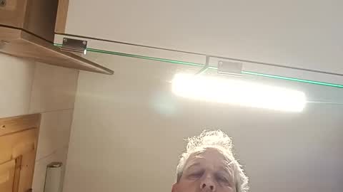 moos1 online show from March 2026 05:35:01 AM