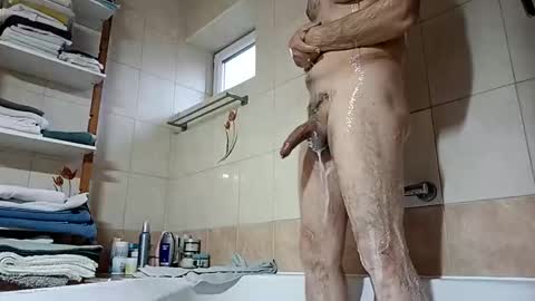 moos1 online show from April 2026 04:57:01 AM