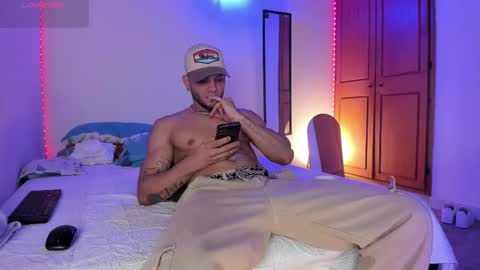 morenosiam online show from October 2025 04:46:02 AM