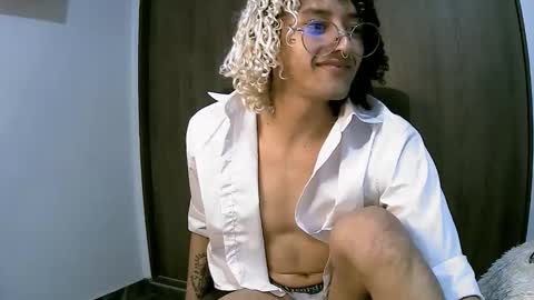 Danny  online show from December 2025 05:51:02 PM