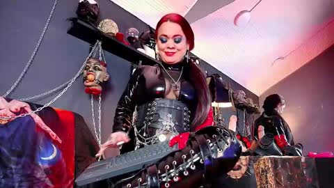 Snapshot of morganacrowley_ chatting on November 2025 12:05:02 PM Morgana online show from November 2025 12:05:02 PM