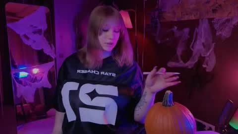 morvelyn online show from October 2025 05:30:02 PM