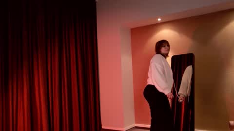 morvelyn online show from December 2025 03:28:02 PM