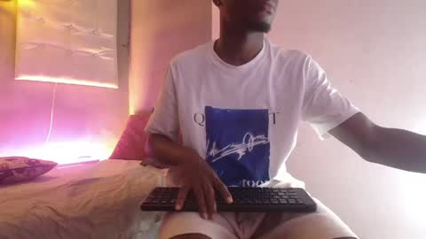 Snapshot of mory_733 chatting on June 2026 06:56:02 PM Yoi online show from June 2026 06:56:02 PM