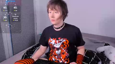 Snapshot of mothkink chatting on July 2026 07:05:02 PM mothkink Moth - online show from July 2026 07:05:02 PM