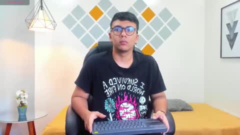 Snapshot of mou_fly chatting on October 2025 11:29:02 AM Mou Fly online show from October 2025 11:29:02 AM