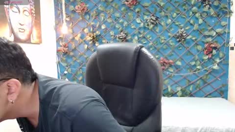 Snapshot of mou_fly chatting on October 2025 11:19:02 AM Mou Fly online show from October 2025 11:19:02 AM