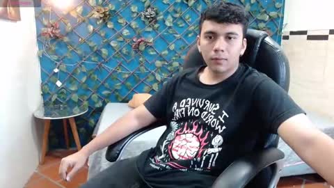 Snapshot of mou_fly chatting on October 2025 11:46:02 AM Mou Fly online show from October 2025 11:46:02 AM