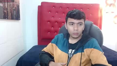 Mou Fly online show from October 2025 12:55:01 PM