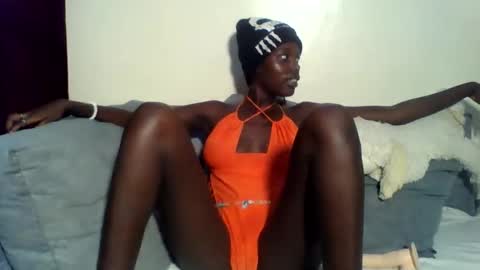 Snapshot of moun_chrie chatting on November 2025 04:04:01 AM moun_chrie online show from November 2025 04:04:01 AM