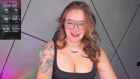 Carolina online show from October 2025 07:23:01 PM