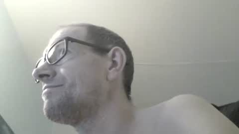 Snapshot of moviem1978 chatting on February 2025 01:06:01 PM Frederik online show from February 2025 01:06:01 PM