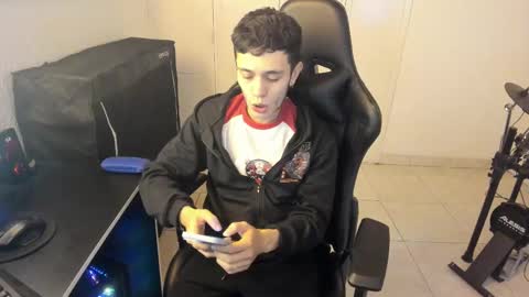 Snapshot of mr_andresr chatting on February 2025 06:26:02 PM Andy online show from February 2025 06:26:02 PM