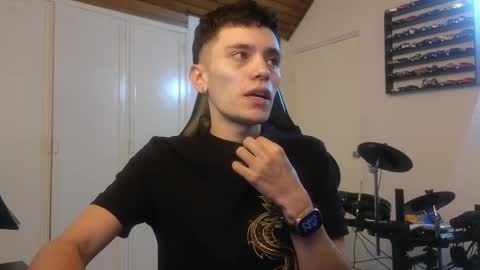 Snapshot of mr_andresr chatting on October 2025 03:48:02 AM Andy online show from October 2025 03:48:02 AM