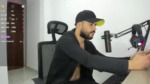 chris online show from October 2025 05:02:02 PM