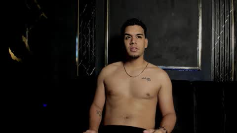 mr_maximo online show from November 2025 10:33:02 PM