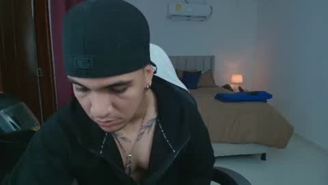 Snapshot of mr_maximo chatting on June 2026 02:14:02 AM mr_maximo online show from June 2026 02:14:02 AM