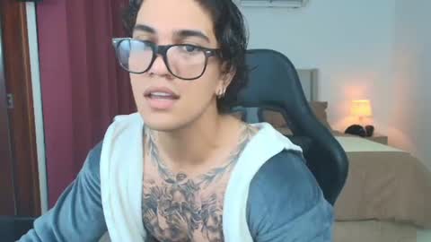 Snapshot of mr_maximo chatting on July 2026 02:06:02 AM mr_maximo online show from July 2026 02:06:02 AM