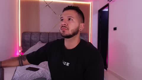 MIKEE online show from March 2026 03:01:02 AM