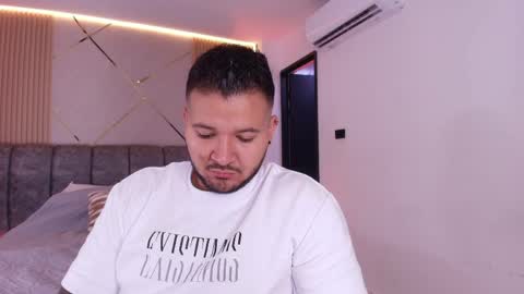 MIKEE online show from April 2026 03:06:01 AM