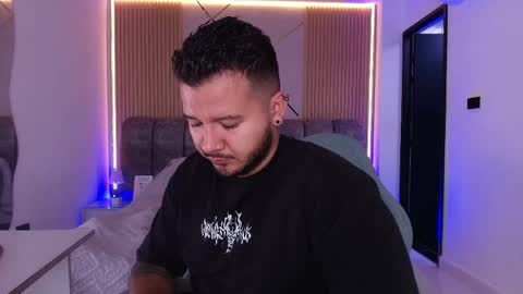 Snapshot of mr_mikee_ chatting on April 2026 03:08:02 AM MIKEE online show from April 2026 03:08:02 AM