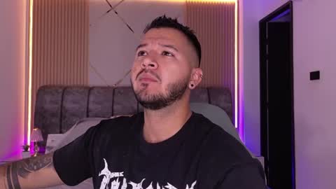 MIKEE online show from June 2026 03:04:01 AM