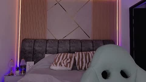 MIKEE online show from June 2026 03:11:02 AM