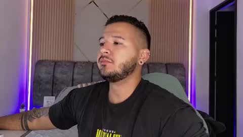 MIKEE online show from July 2026 03:02:01 AM