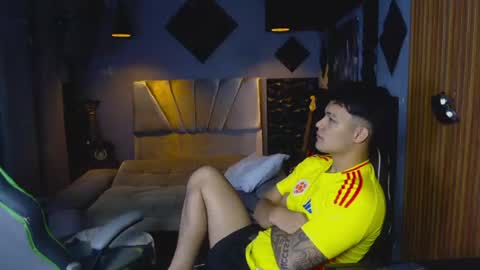 mr_mois online show from July 2026 02:51:01 AM