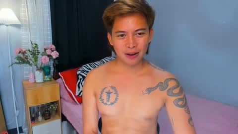 Snapshot of mr_squidcock chatting on May 2026 08:41:01 AM KYLE online show from May 2026 08:41:01 AM