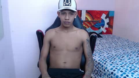 Snapshot of mr_stiven_ chatting on January 2025 03:33:01 AM mr_stiven_ online show from January 2025 03:33:01 AM