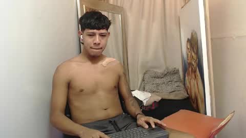 mr_stiven_ online show from November 2025 02:58:01 AM