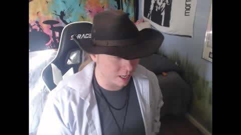 mr_strawberry online show from December 2025 05:42:01 PM