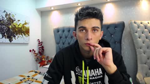 Snapshot of mr_williseo chatting on December 2024 08:06:02 PM williseo online show from December 2024 08:06:02 PM