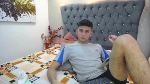 Snapshot of mr_williseo chatting on January 2025 01:32:01 AM williseo online show from January 2025 01:32:01 AM