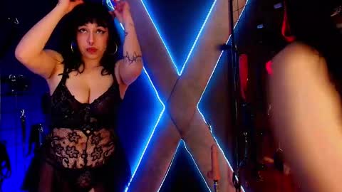 Snapshot of mranii_queen_bdsm_ chatting on November 2025 03:18:02 AM mranii_queen_bdsm_ online show from November 2025 03:18:02 AM