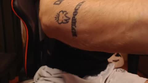 Snapshot of mrbeautifuleyes chatting on December 2025 11:30:02 AM mrbeautifuleyes online show from December 2025 11:30:02 AM