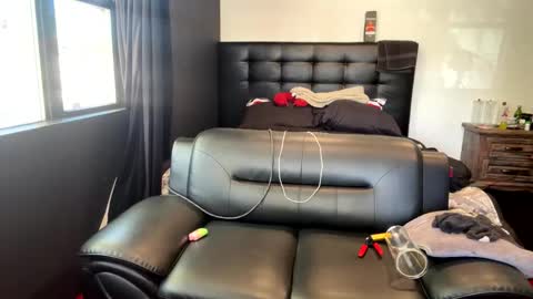 MrBigDThomas online show from March 2026 06:19:02 PM