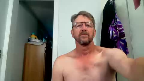 mrcumstain online show from October 2025 03:45:02 PM