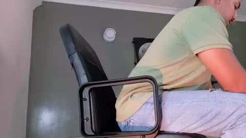 Snapshot of mrfox__ chatting on October 2025 07:40:01 PM Mr Fox online show from October 2025 07:40:01 PM