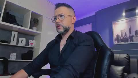 MrFrank. online show from November 2025 11:32:02 AM