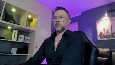 Snapshot of mrfrank_tattoo chatting on January 2026 11:48:02 AM MrFrank. online show from January 2026 11:48:02 AM