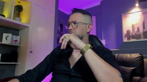 Snapshot of mrfrank_tattoo chatting on February 2026 10:40:01 AM MrFrank. online show from February 2026 10:40:01 AM