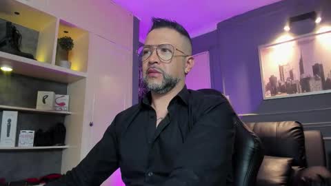 Snapshot of mrfrank_tattoo chatting on February 2026 10:30:01 AM MrFrank. online show from February 2026 10:30:01 AM