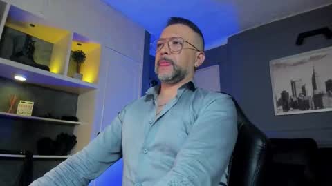 Snapshot of mrfrank_tattoo chatting on February 2026 10:36:01 AM MrFrank. online show from February 2026 10:36:01 AM