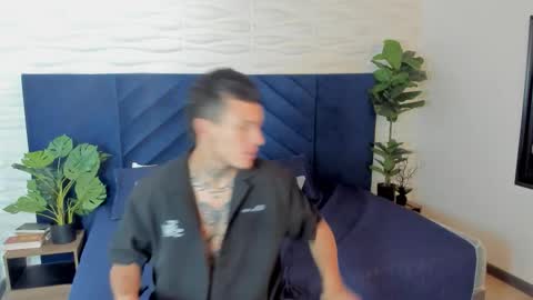 Snapshot of mrjustin_ chatting on October 2025 08:07:02 PM mrjustin_ online show from October 2025 08:07:02 PM