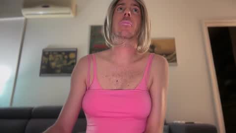 TaleOfLaura online show from April 2026 10:51:01 PM