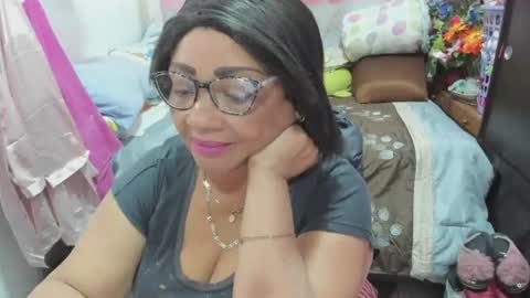 mrs_mommy online show from June 2026 06:39:01 PM