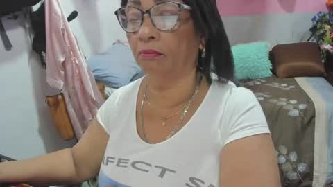 mrs_mommy online show from June 2026 06:32:02 PM